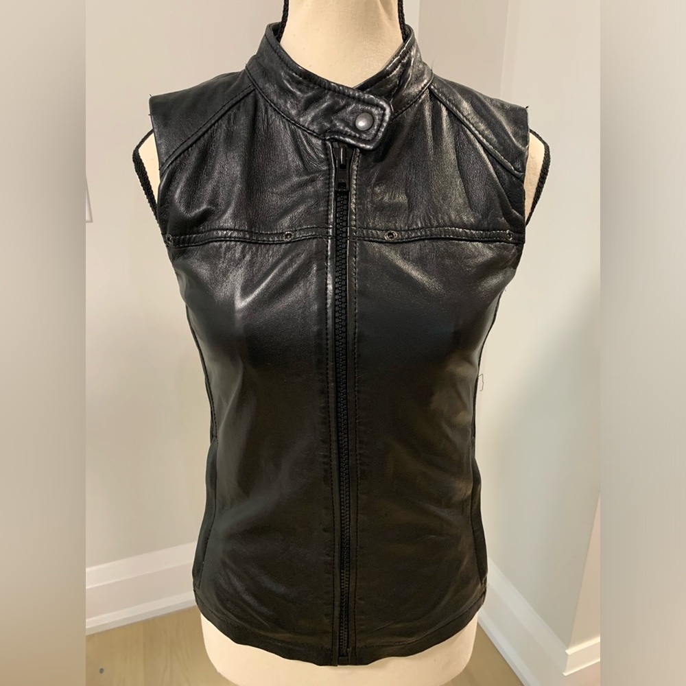 Danier Women’s Size XS Leather Vest